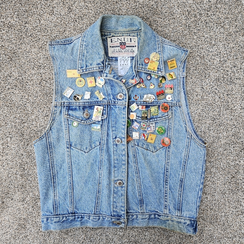 AMAZING Red Cross Pins Blood Drive Collection Denim Vest VTG Battle Jean Jacket